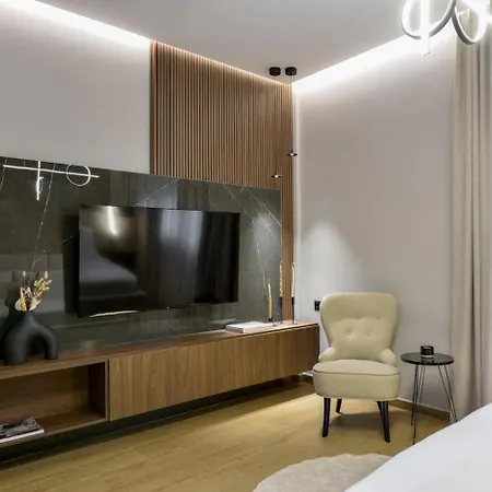 Aristotelian Virtues - Evlaveia Apartmán *