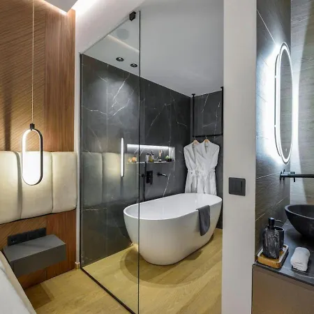 Aristotelian Virtues - Evlaveia Apartment *